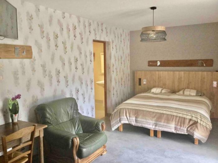 Chambres d'hôtes La Ferme De Montard Montmorot Chambre photo